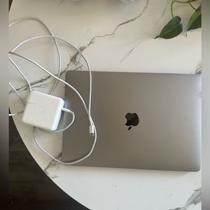 MacBook Pro (13-inch, 2017) | Like New!